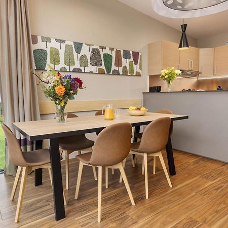 Center Parcs Les Trois Forets Аттиньи Экстерьер фото