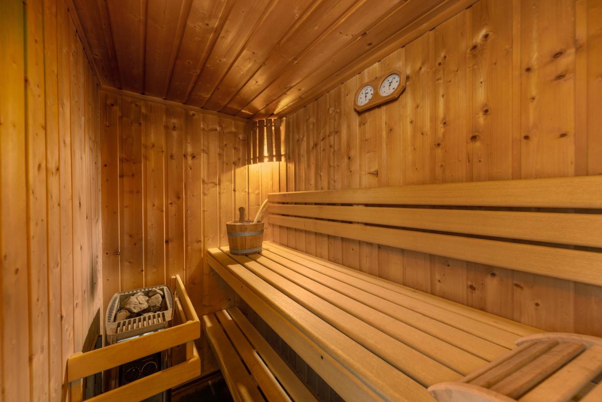Center Parcs Les Trois Forets Аттиньи Экстерьер фото