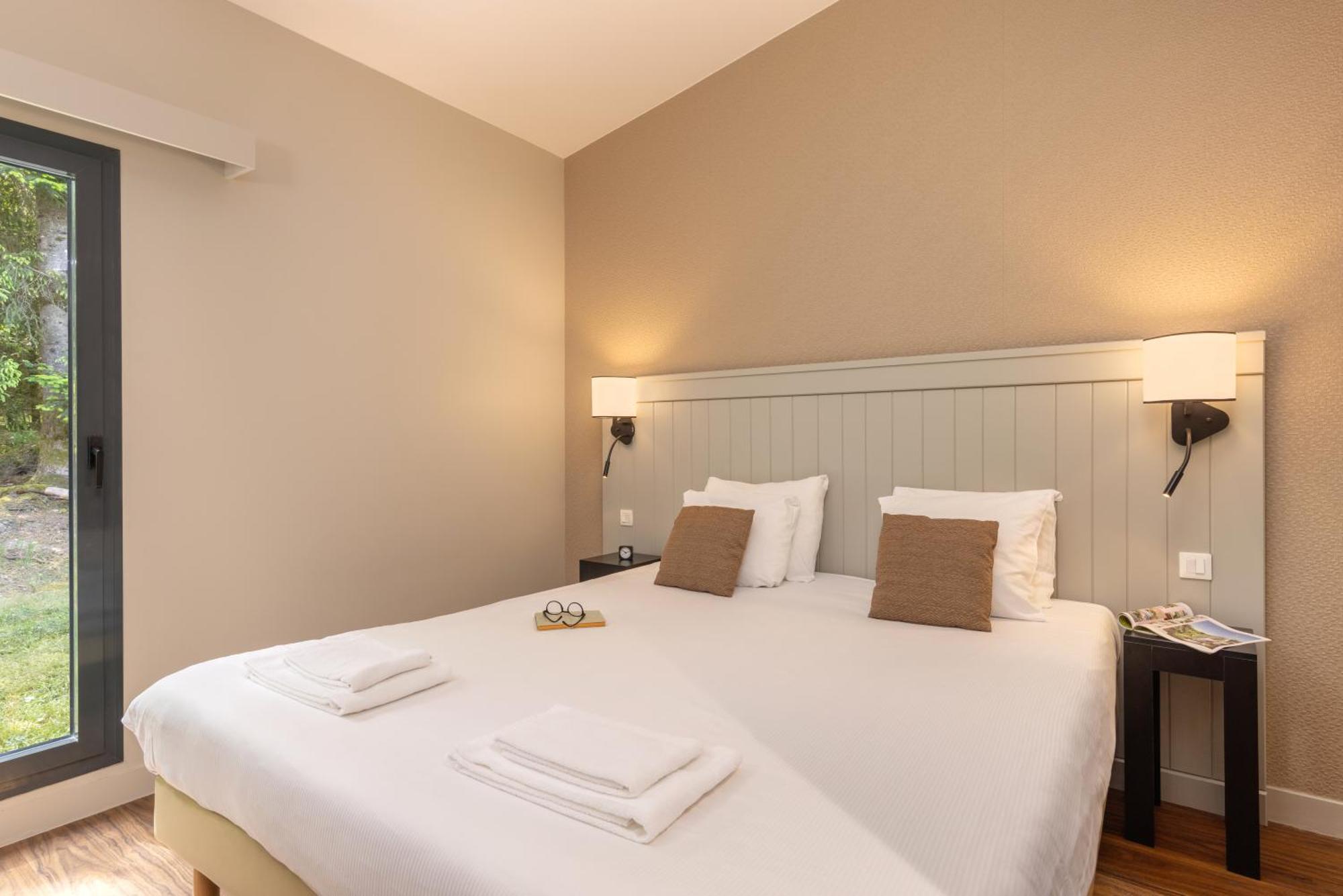 Center Parcs Les Trois Forets Аттиньи Экстерьер фото